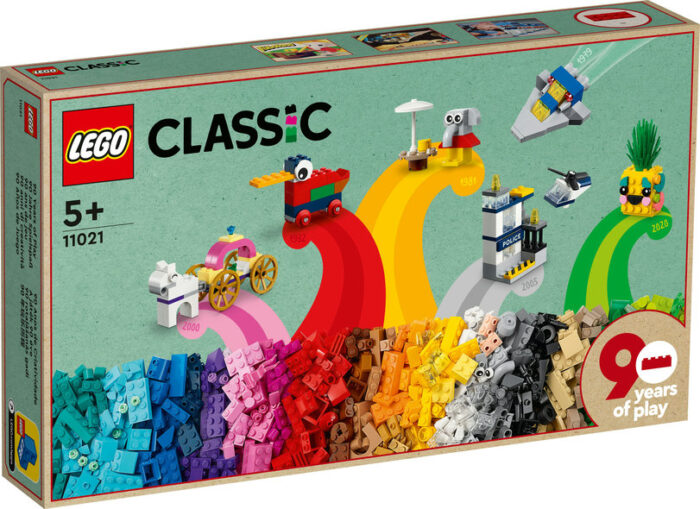 LEGO Classic 11021 90 Vuotta Leikkien Lumoissa